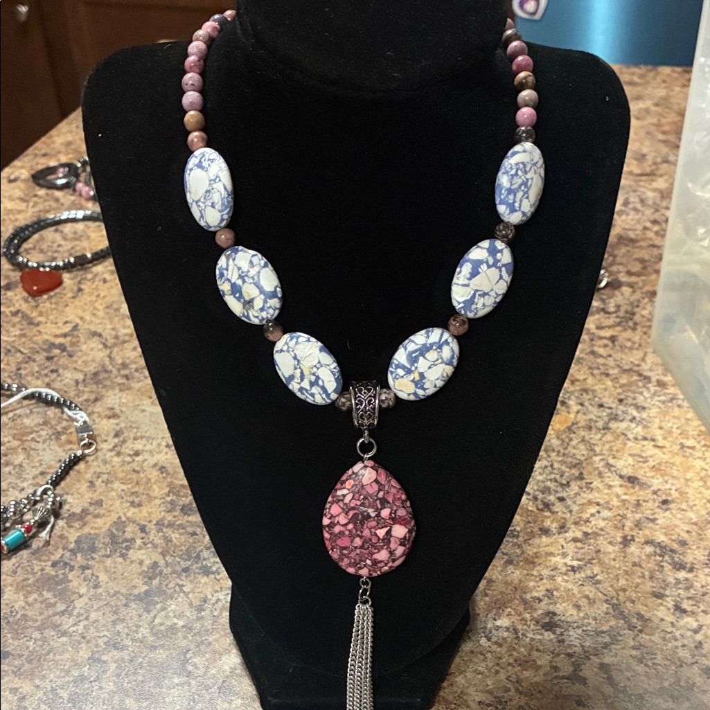 Chic Pink And Blue Stone Necklace